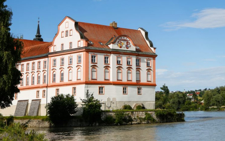 Neuhaus Castle, Germany